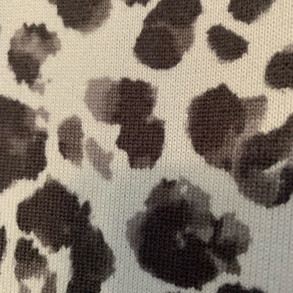 C&C CALIFORNIA Super Soft Asymmetrical Hem Knit Animal Print Top XL NEW - Picture 10 of 10